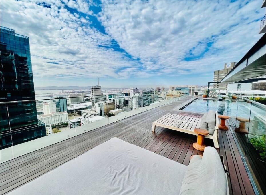 Skyline Views Stylish Studio With Pool, Parking No Load Shedding Cidade Do Cabo Exterior foto