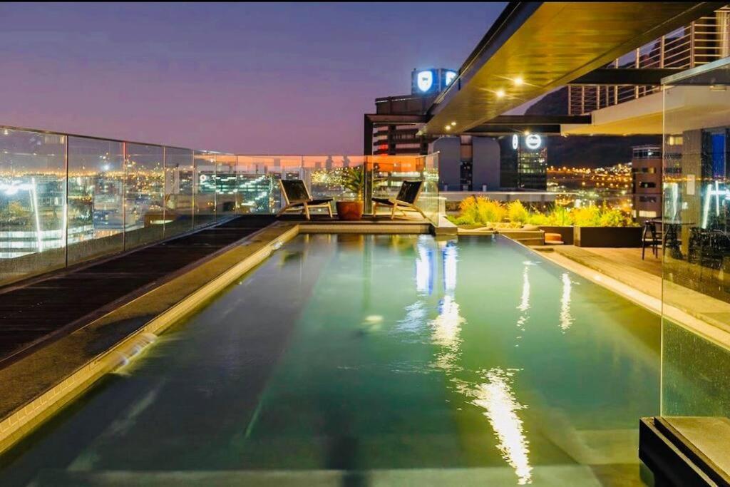 Skyline Views Stylish Studio With Pool, Parking No Load Shedding Cidade Do Cabo Exterior foto
