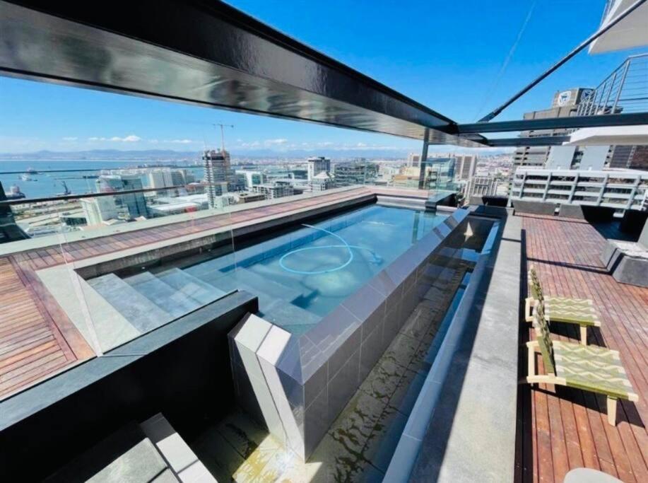 Skyline Views Stylish Studio With Pool, Parking No Load Shedding Cidade Do Cabo Exterior foto