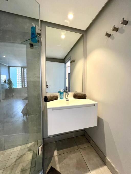 Skyline Views Stylish Studio With Pool, Parking No Load Shedding Cidade Do Cabo Exterior foto
